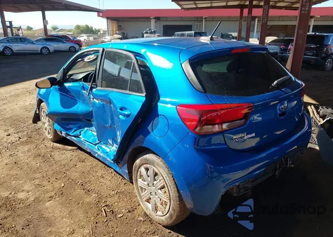 2021 Kia Rio 5-Door S z USA, uszkodzony, nr VIN 3KPA25AD8ME368002